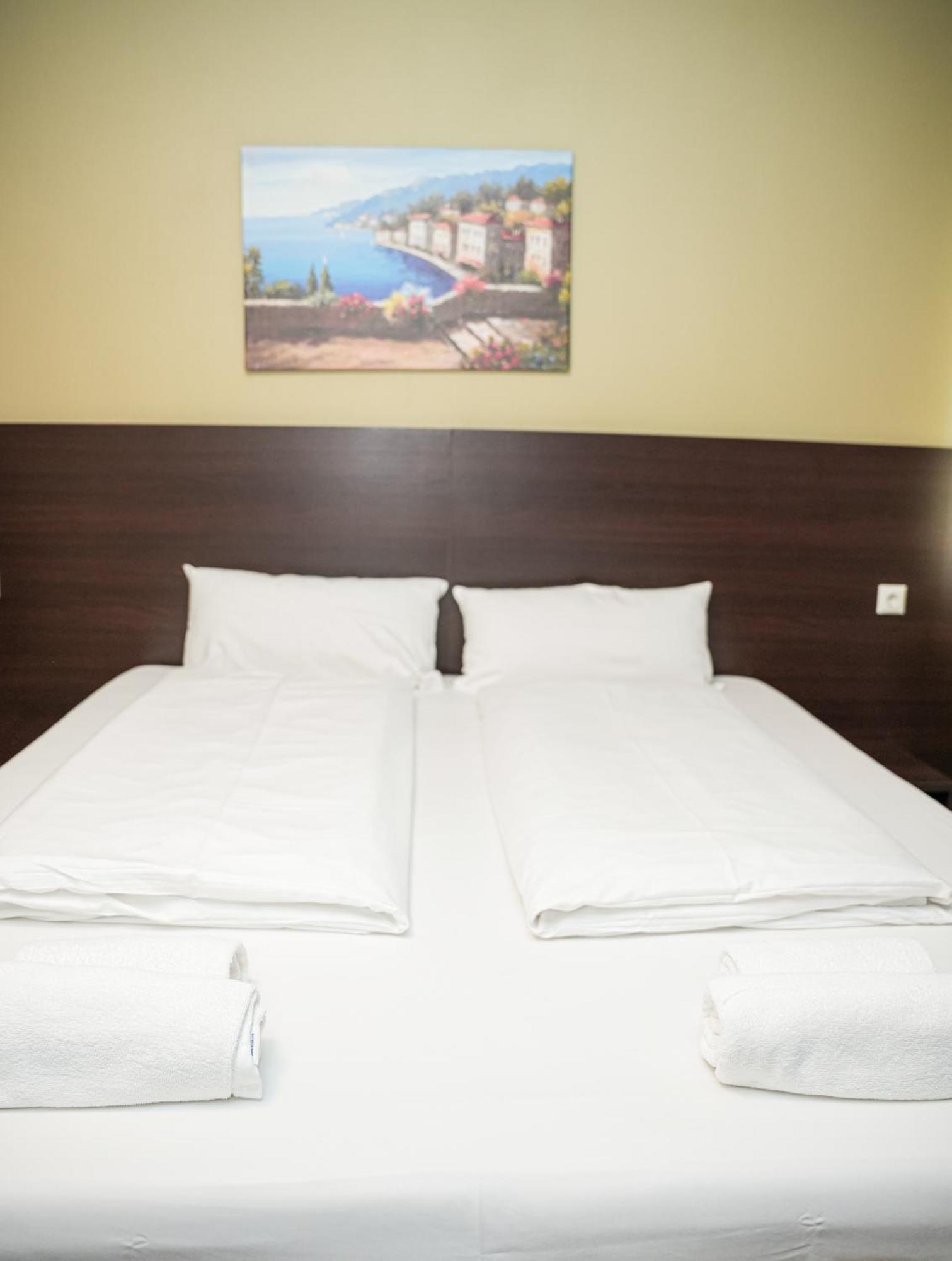 Hotel City Star Frankfurt am Main Bagian luar foto
