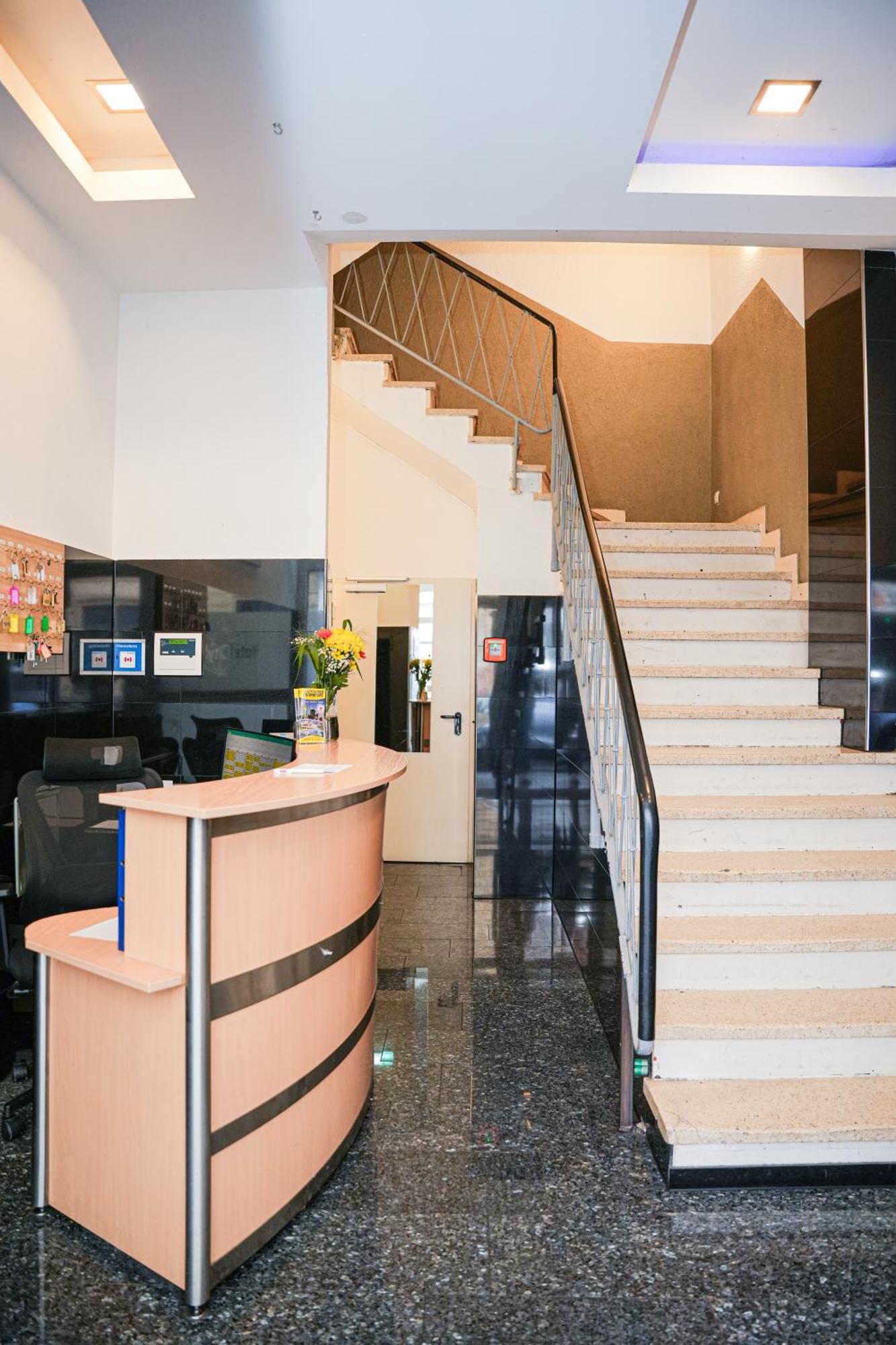 Hotel City Star Frankfurt am Main Bagian luar foto